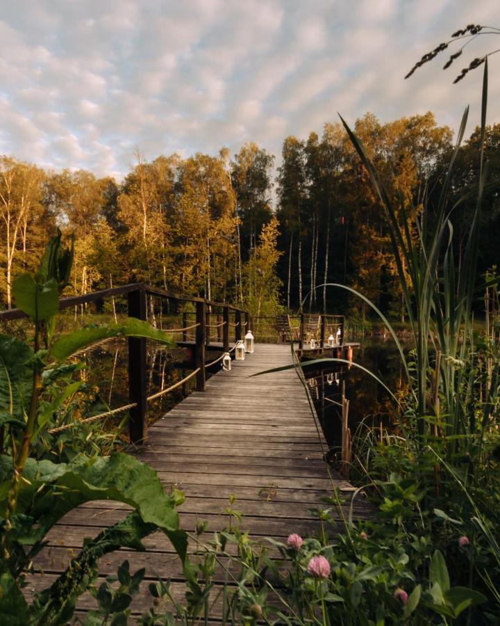 Osada Skoczkowo Komfortowe Domki Z Jacuzzi Nad Jeziorem- Sauna- Balia- Prywatny Staw Wedkarski Podiazy Exterior photo