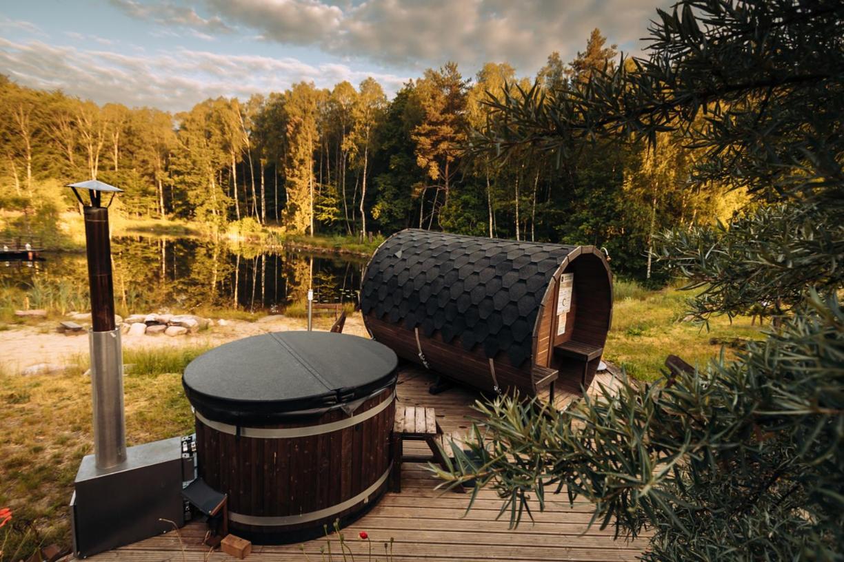 Osada Skoczkowo Komfortowe Domki Z Jacuzzi Nad Jeziorem- Sauna- Balia- Prywatny Staw Wedkarski Podiazy Exterior photo