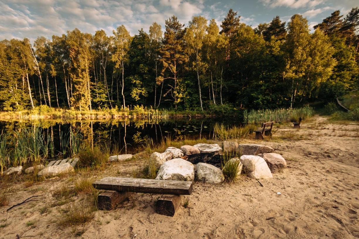 Osada Skoczkowo Komfortowe Domki Z Jacuzzi Nad Jeziorem- Sauna- Balia- Prywatny Staw Wedkarski Podiazy Exterior photo